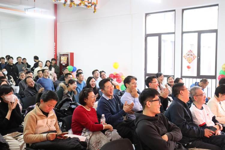 https://phy.xjtu.edu.cn/__local/B/4C/8D/DD44467C3D7EA325BBD1E9F1621_329DE343_16EC1.jpg